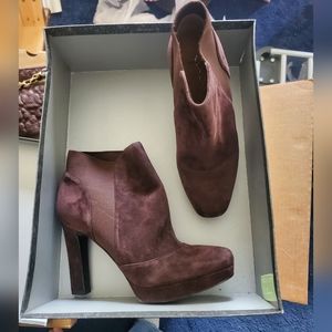 Via Spiga WOMENS Suede Booties MINT IN BOX SIZE 6
